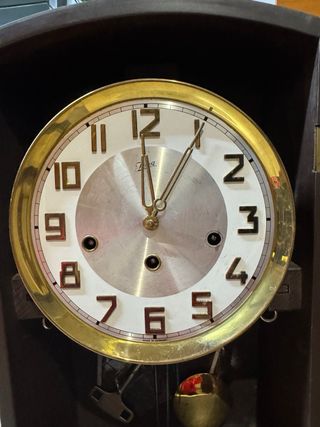 Reloj de pared antiguo madera