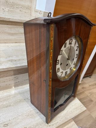 Reloj de pared antiguo madera