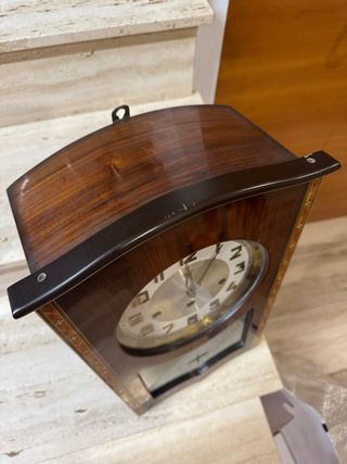 Reloj de pared antiguo madera