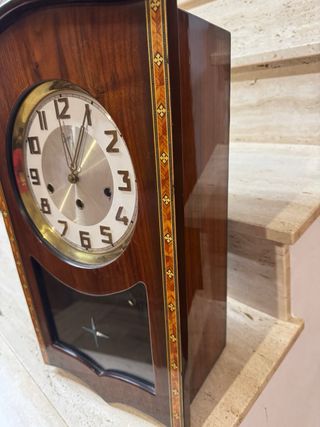 Reloj de pared antiguo madera