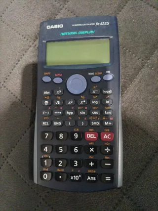 Calculadora Científica Casio fx-82ES