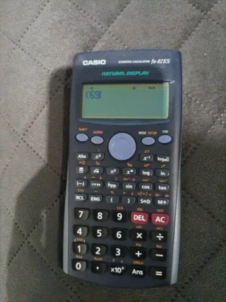Calculadora Científica Casio fx-82ES