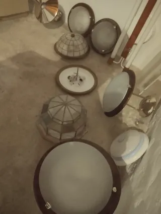 Lámparas clásicas de cristal y madera