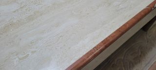 Mesa de centro de mármol beige y marrón