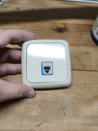 Lote Enchufes y Conmutadores Blancos