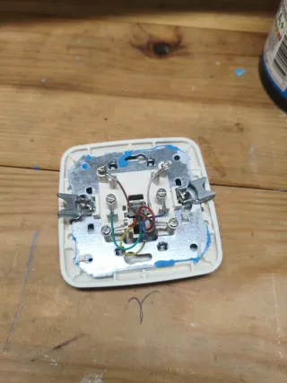 Lote Enchufes y Conmutadores Blancos