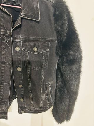 Tejana Negra Bershka mangas de Pelo Talla XS