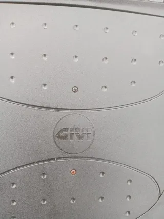 Base maleta Givi con asas CBR 600F