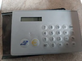 Calcolatrice tascabile sottile