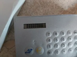 Calcolatrice tascabile sottile