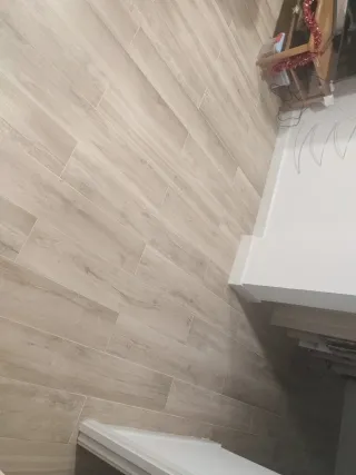 Suelo porcelánico rectificado 20x120cmEternal haya