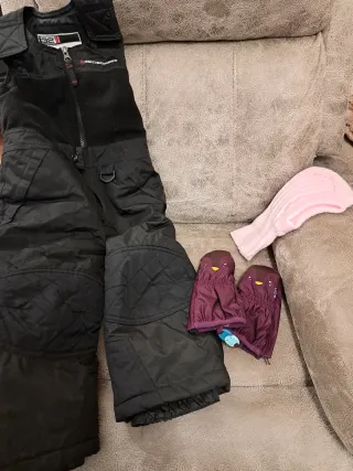 Pack Nieve: Peto, Manoplas y Pasamontañas