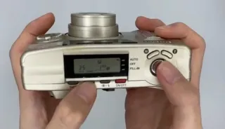 Cámara Samsung Vega 77i + Mando