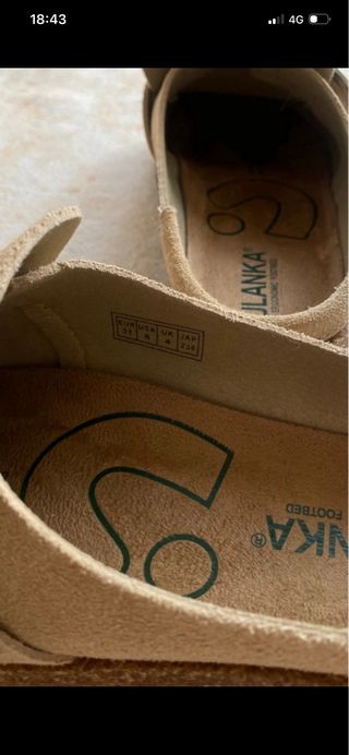 Zuecos de piel beige talla 37