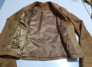 Chaqueta de piel marrón