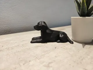 Statua cane nero geometrico