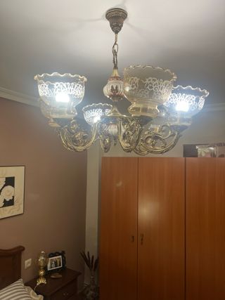 Lámpara de bronce dorada y cristal