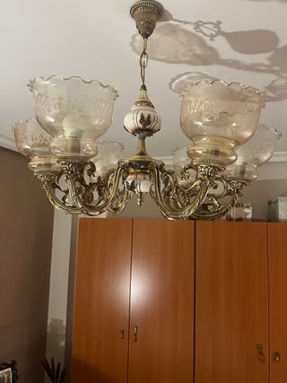 Lámpara de bronce dorada y cristal