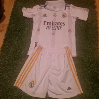 Conjunto Real Madrid Adidas Talla M de chic@.