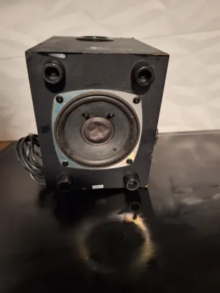 Altavoz Logitech Negro y Verde