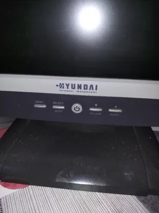 Pantalla Hyundai 19 Gris/Negra