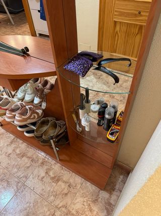 Mueble recibidor espejo y estanterías