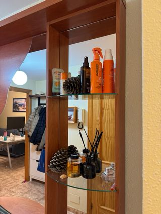 Mueble recibidor espejo y estanterías