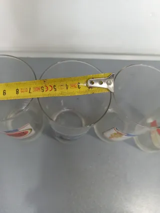 Set di 4 bicchieri antichi con pubblicità di marche di sigarette