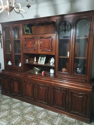 Mueble de salón madera y cristal