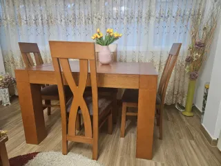 Mesa de comedor madera maciza con sillas