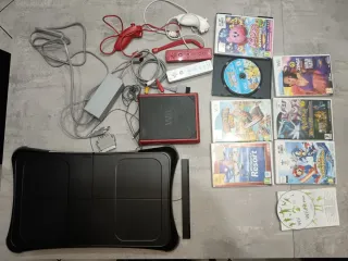 Nintendo Wii Mini con 8 giochi e accessori
