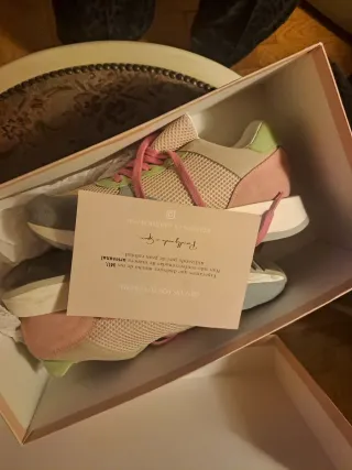 Deportivas MU Multicolor y Rosa