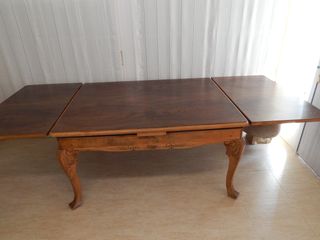 Mesa comedor antigua clásica