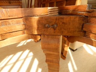 Mesa comedor antigua clásica