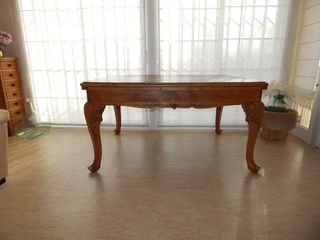 Mesa comedor antigua clásica