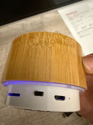 Altavoz Bluetooth Madera y Blanco