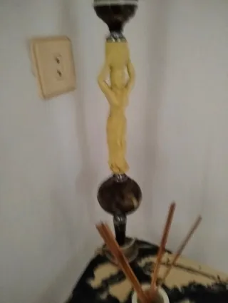 Rinconera antigua mármol y metal