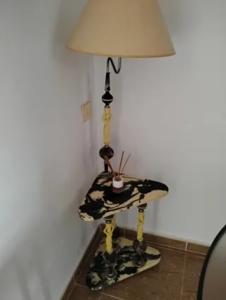 Rinconera antigua mármol y metal