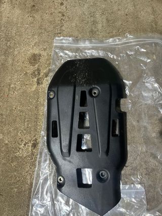 Cubre cárter original BMW GS + tronilleria