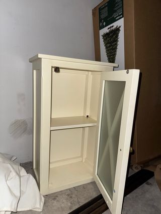 Armario de baño de madera beige