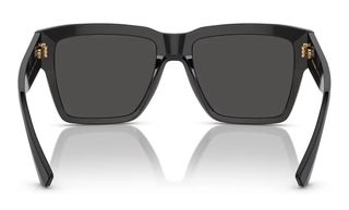 Gafas de sol negras con detalles dorados