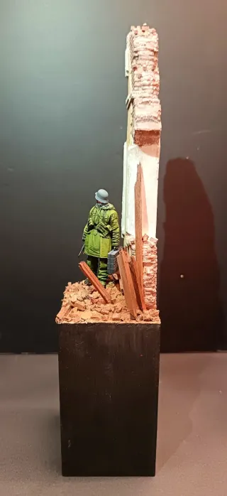 Maqueta División Azul Soldado Ruinas