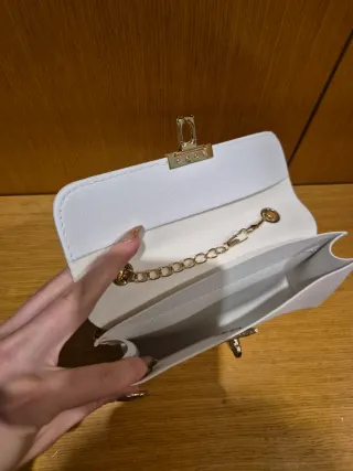 Bolso blanco con estampado de serpiente