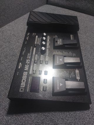 Boss ME-25 Multieffetto per Chitarra