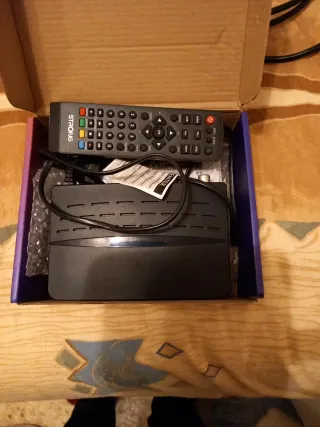 Descodificador TDT HD Strong SRT 8209