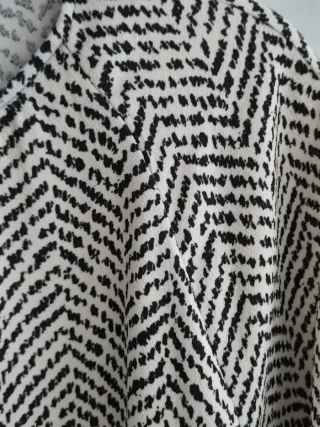 Vestido Zara estampado zigzag