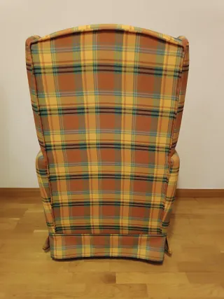 Sillón orejero tela cuadros amarillo y anaranjado