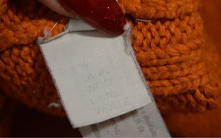 Jersey Fred Perry cuello pico naranja