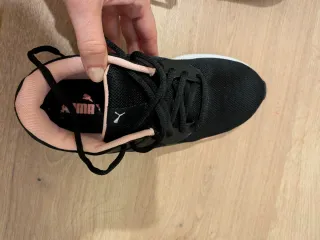 Zapatillas Puma Transport Negras y Rosas