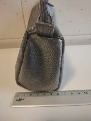 Bolsito-cartera plateado brillante